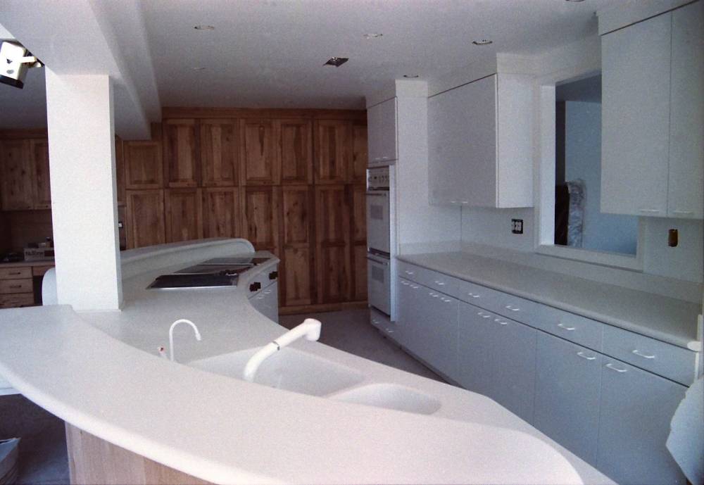 CuisineMaisonSurLeLacVirginiaUSA+-1920w.jpg